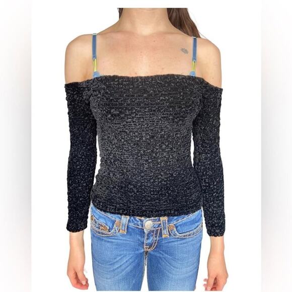 Lili Crepon XS Black Off-the-Shoulder Crushed Velvet Crop Sweater - Picture 2 of 6
